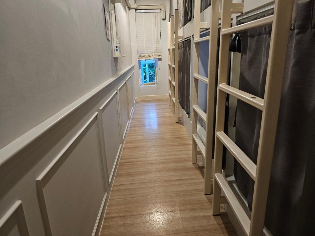 Ratana Boutique Hostel Bangkok Bagian luar foto