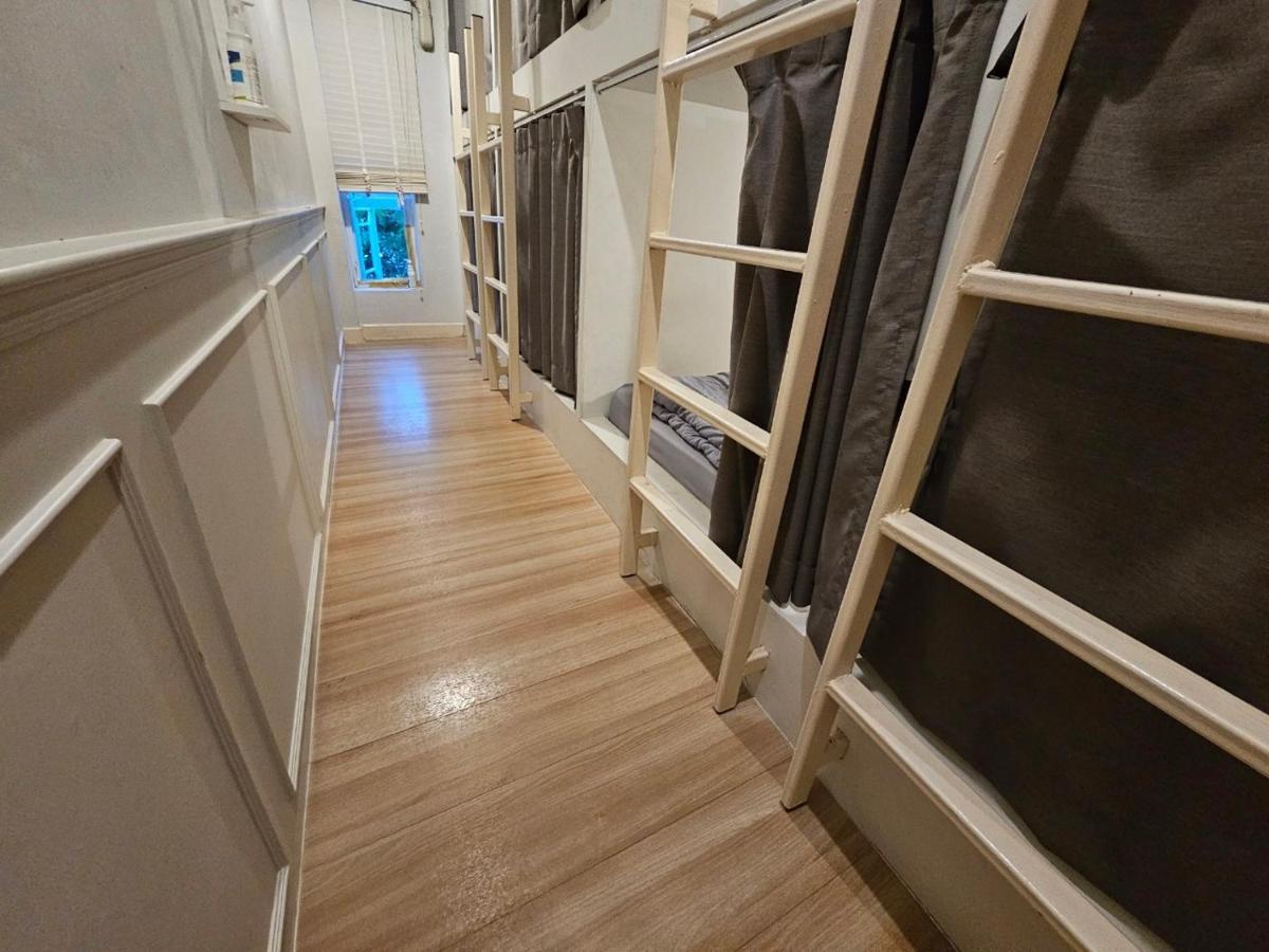 Ratana Boutique Hostel Bangkok Bagian luar foto