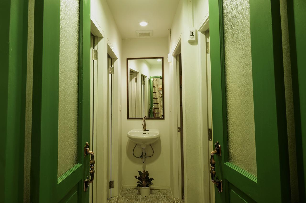 Ratana Boutique Hostel Bangkok Bagian luar foto