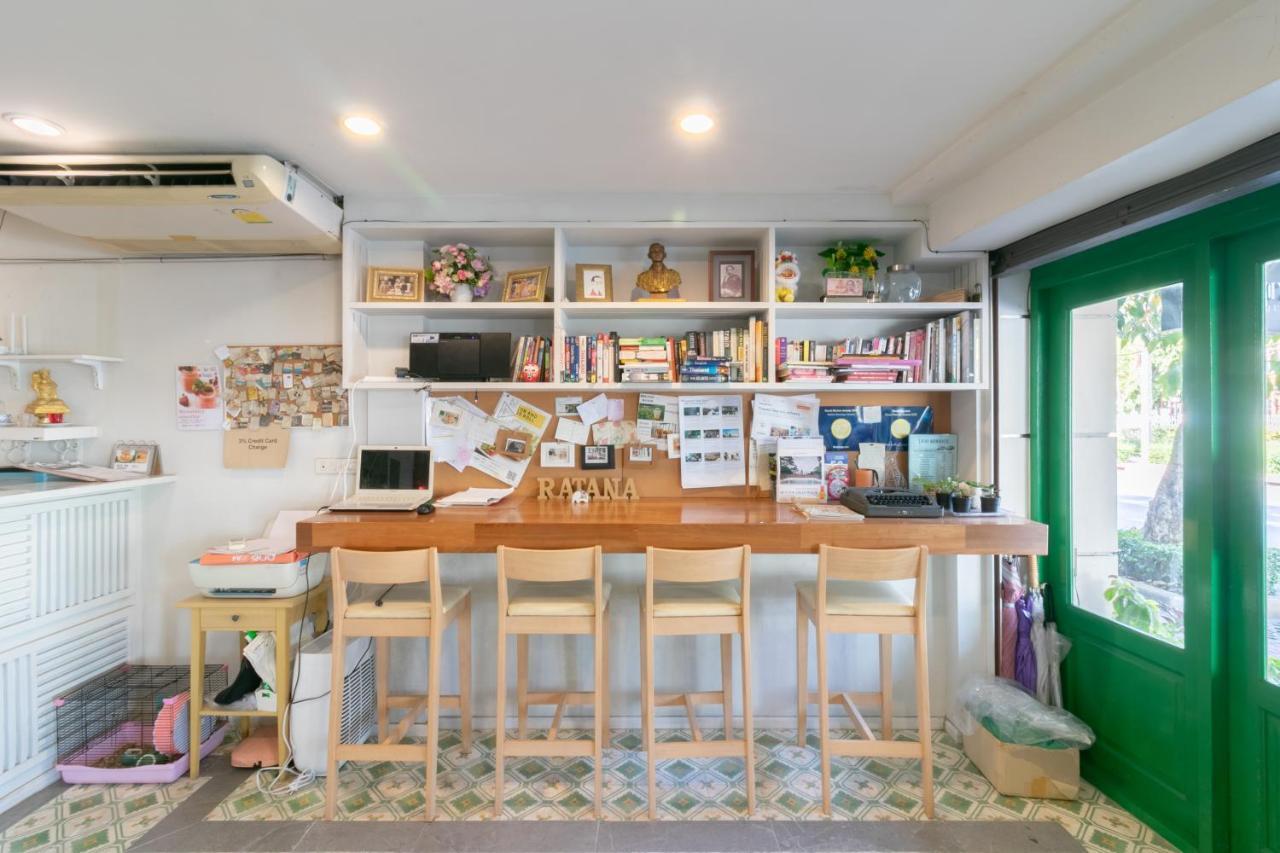 Ratana Boutique Hostel Bangkok Bagian luar foto