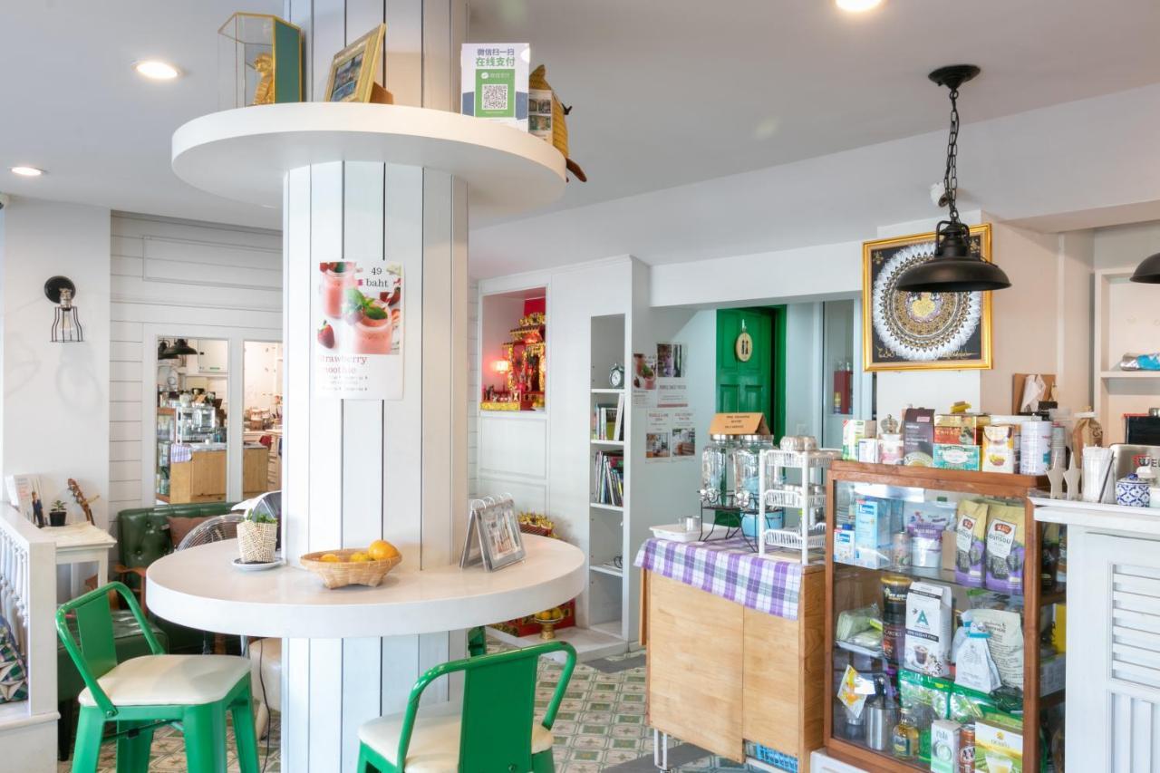 Ratana Boutique Hostel Bangkok Bagian luar foto