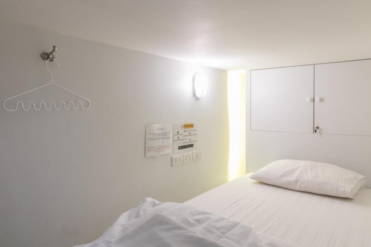 Ratana Boutique Hostel Bangkok Bagian luar foto