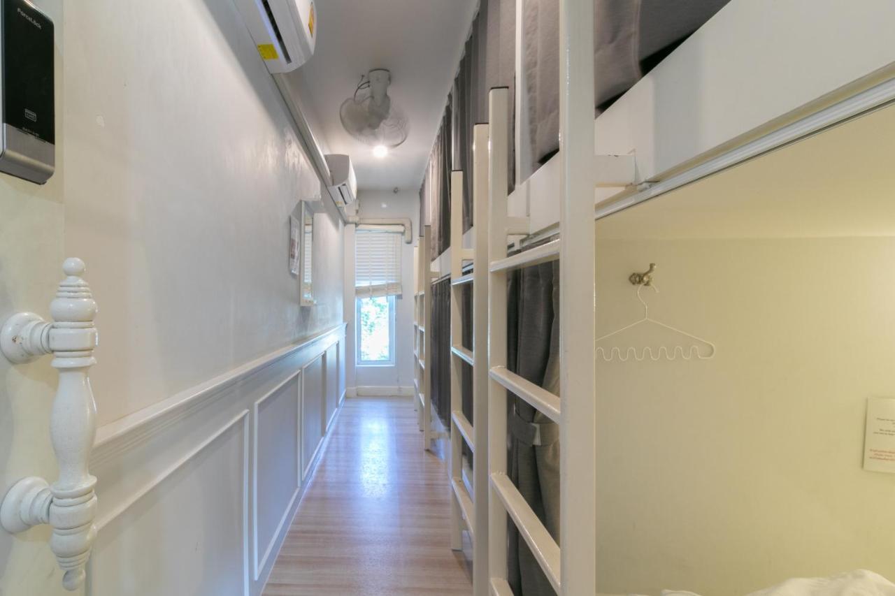 Ratana Boutique Hostel Bangkok Bagian luar foto